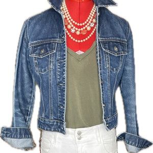 GUC- Slightly Distressed GAP Jean Jacket. Size Women’s XS. Hits Around Waist